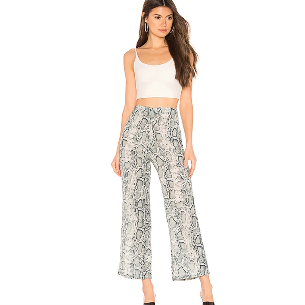 Abril Wide Leg Pant by Superdown